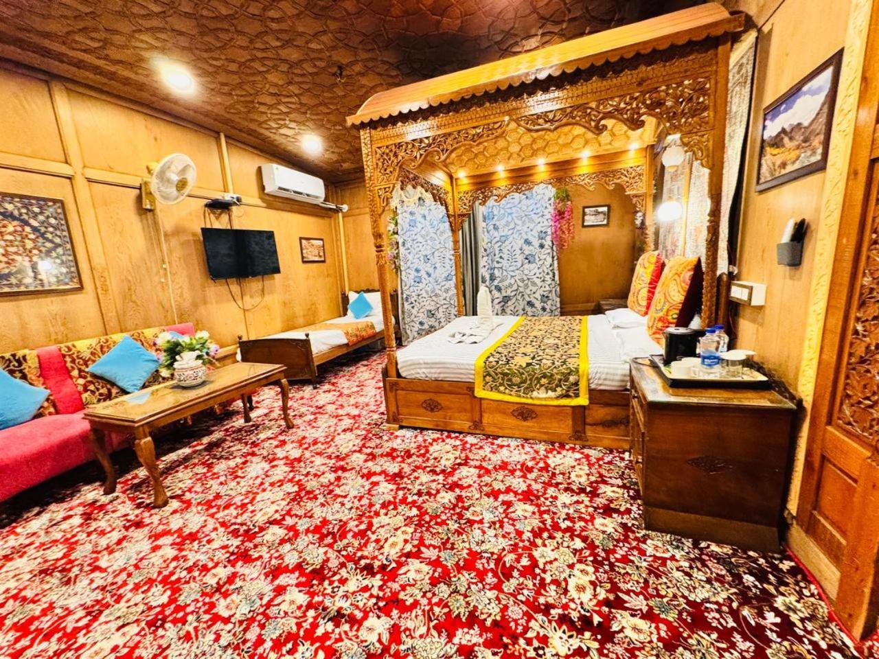 Crown Of India Group Of Houseboats Ξενοδοχείο Σριναγκάρ Εξωτερικό φωτογραφία